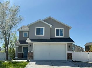593 W Fireside Ln, Stansbury Park, UT 84074