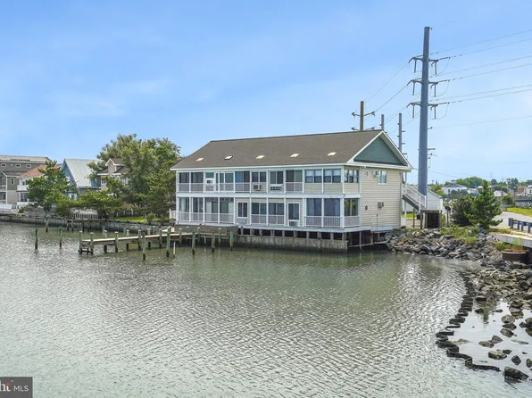 6206 Marsh Island Dr #8, Chincoteague Island, VA 23336