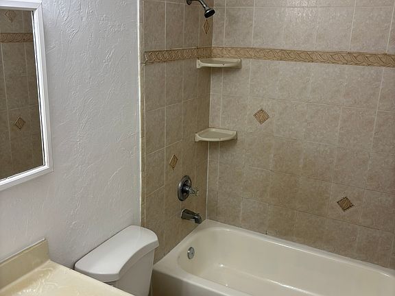 3rd image of 294 SE Norfolk Blvd #294
