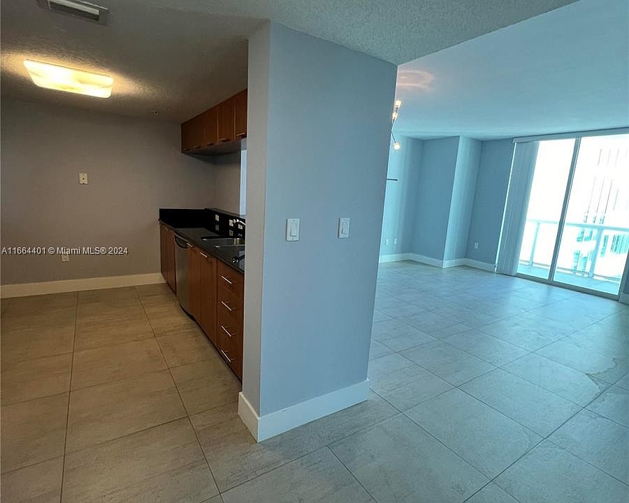 1st image of 1800 N Bayshore Dr APT 3502
