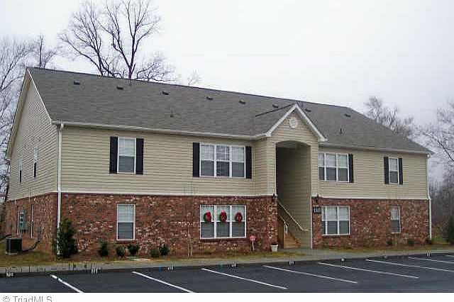 1st image of 1845-202 Crest Hollow Dr