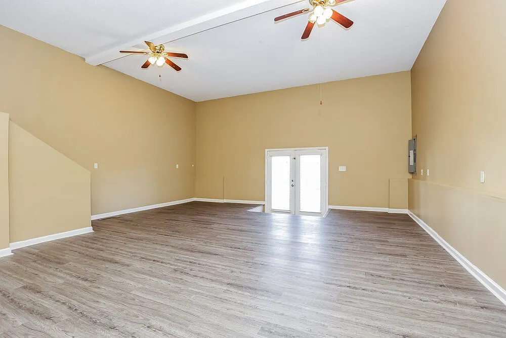 3 bed, 2.0 bath, 1715 sqft, $2,760 — Photo 4