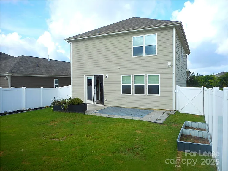 3058 Eastcott Ave — Photo 3