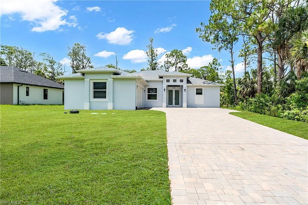 3 bed, 2.0 bath, 1732 sqft, $2,300 — Photo 2
