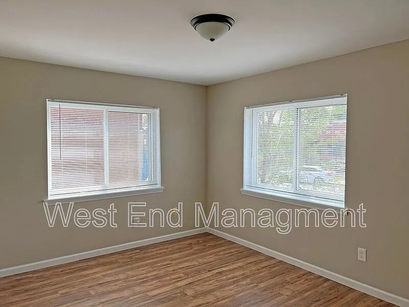 1 bed, 1.0 bath, $895 — Photo 4