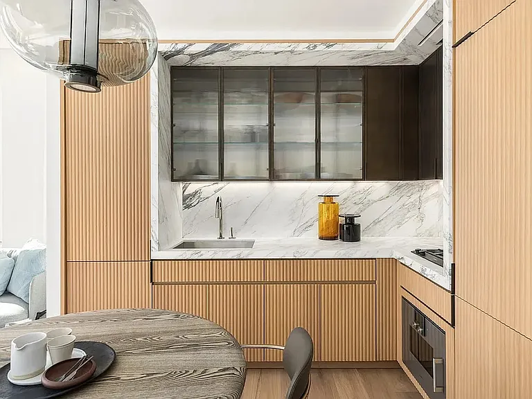 135 E 47th St #5G — Photo 2