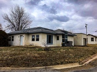 922 S Locust St, Shattuck, OK 73858
