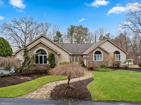 267 Chestnut St, Seekonk, MA 02771