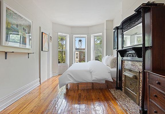 3rd image of 680 Park Pl #2