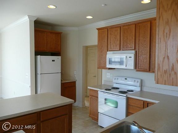 2nd image of 1601 Martha Ct Unit 203
