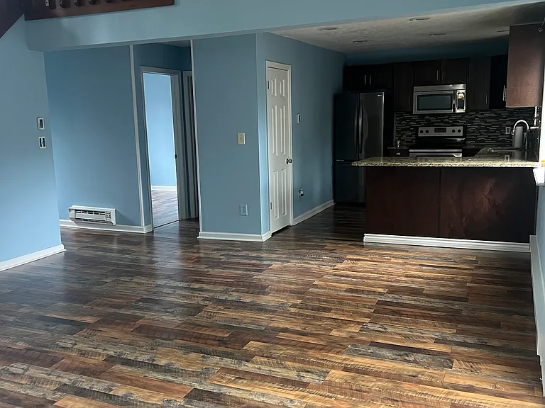 7226 Woods Ln — Photo 31