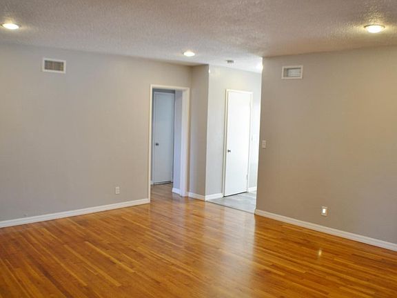 5th image of 5621 Edita Ave