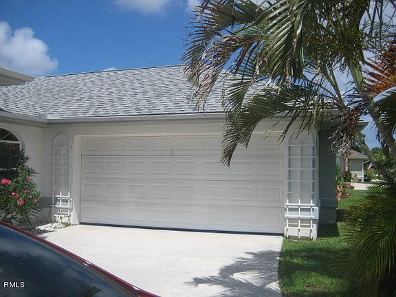 4th image of 1149 SE Cambridge Drive