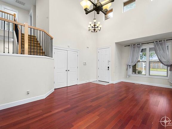 4th image of 2209 NE Village Green Dr