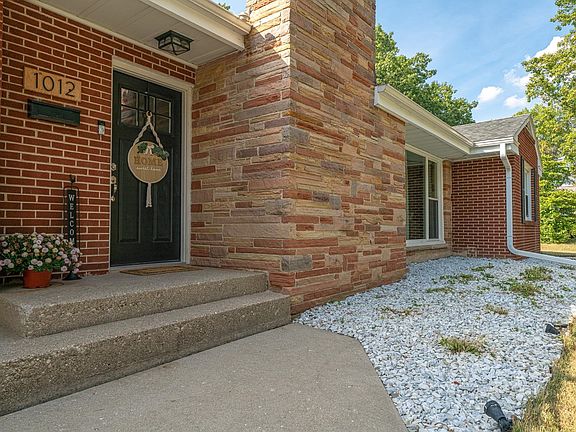 3rd image of 1012 Stratford Ave