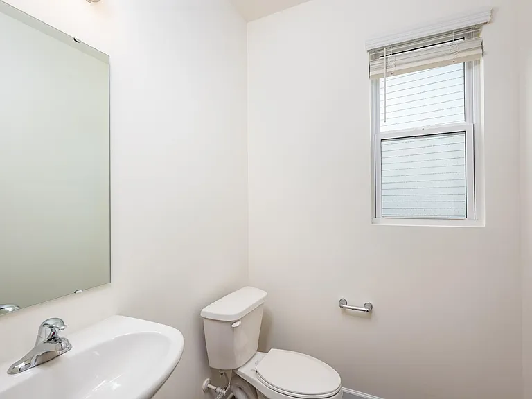 360 Rayland St — Photo 10