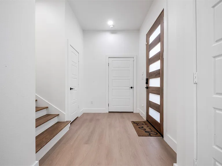 6815 Paris St — Photo 10