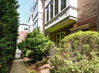 3125 Blue Barn Way, Fairfax, VA 22031
