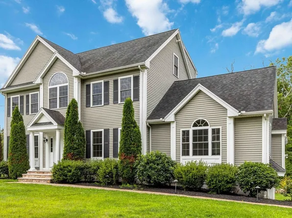 1055 Salem St, North Andover, MA 01845