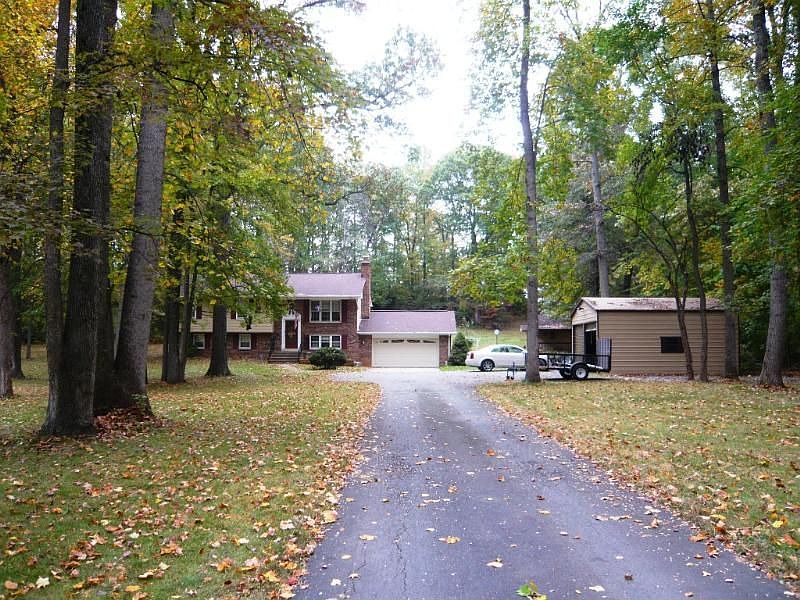 2nd image of 68 Whispering Pines Ln