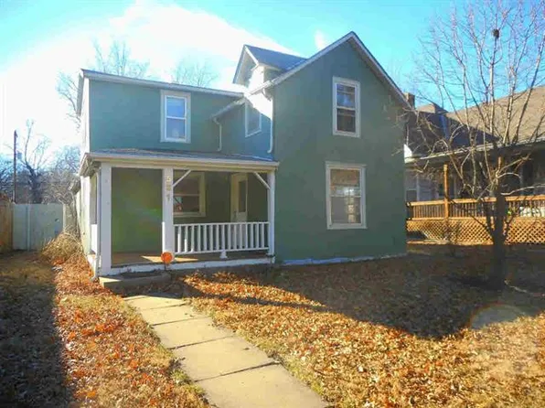 521 W 5th St, Junction City, KS 66441