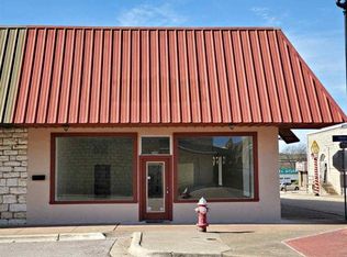 300 S Main St, Burnet, TX 78611