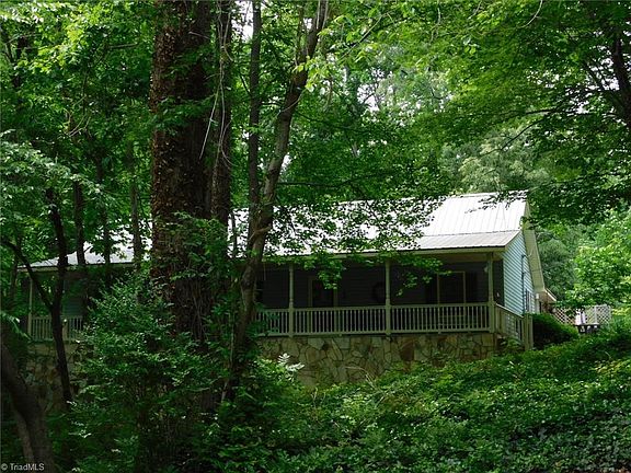 4th image of 313 Underwood Dr