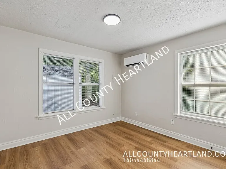 2145 NW 32nd St — Photo 5