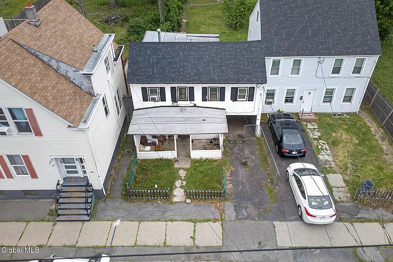 4th image of 363 Elk Street