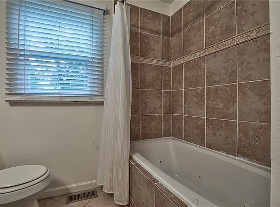 4th image of 10718 Sharon Ln
