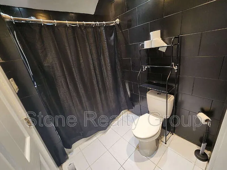 1535 Barbour Ave — Photo 8