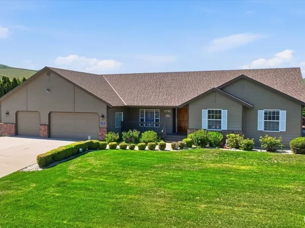 1790 Warm Springs Drive, Wenatchee, WA 98801