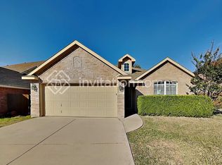7041 Meandering Creek Ln, Fort Worth, TX 76179
