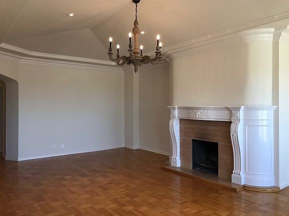 4th image of 2235 Laguna St APT 605