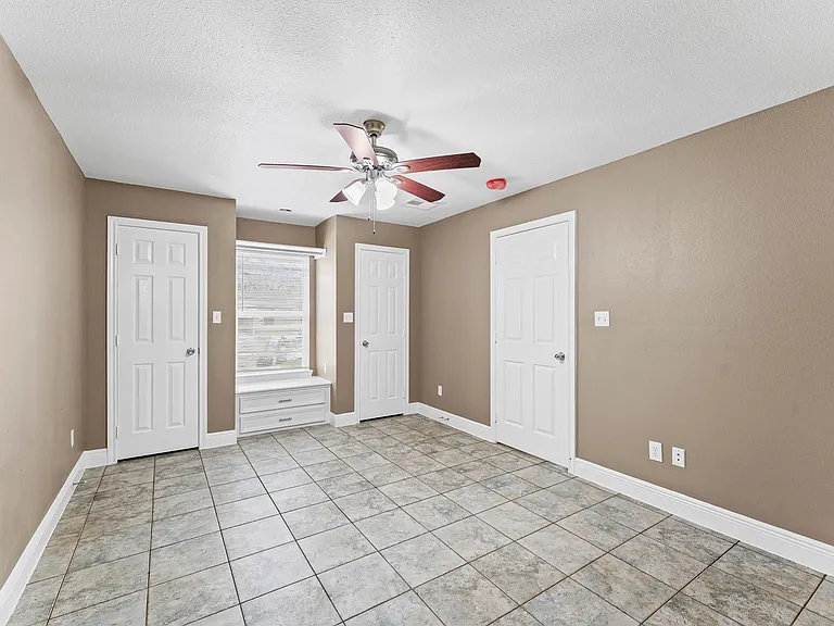 5646 Belmark St — Photo 9