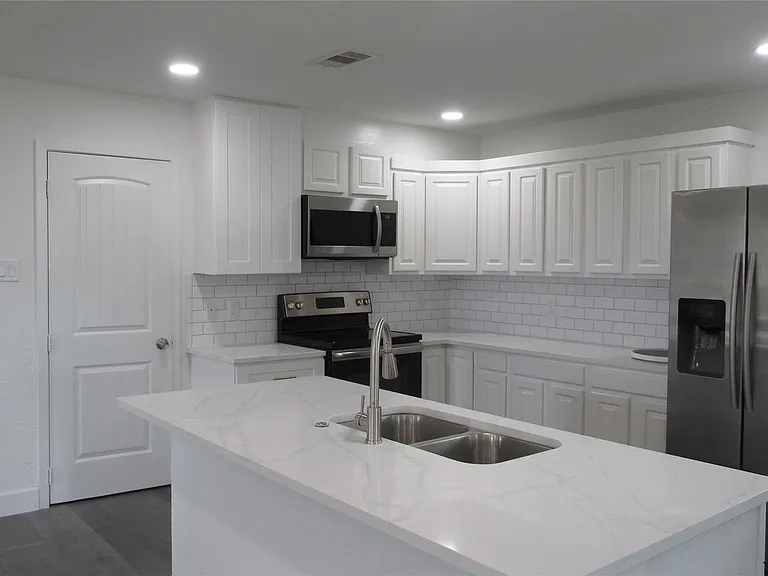 365 Deep Woods Ln — Photo 3