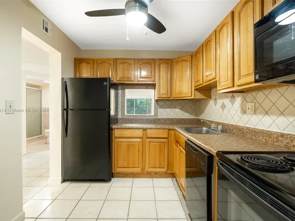 7900 S Colony Cir S #101, Fort Lauderdale, FL 33321