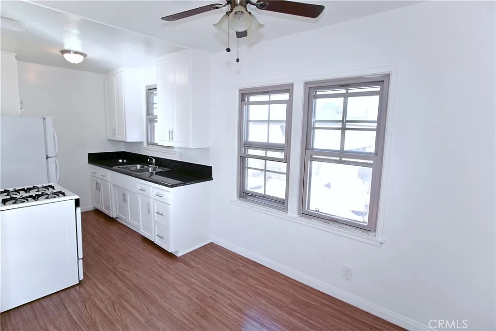 2 bed, 800 sqft, $1,795 — Photo 2