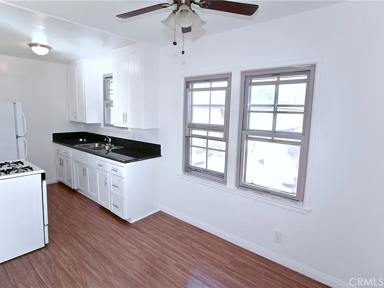 6951 Simpson Ave #12 — Photo 2