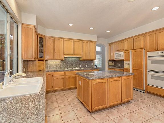 5th image of 3132 Brackenwood Pl