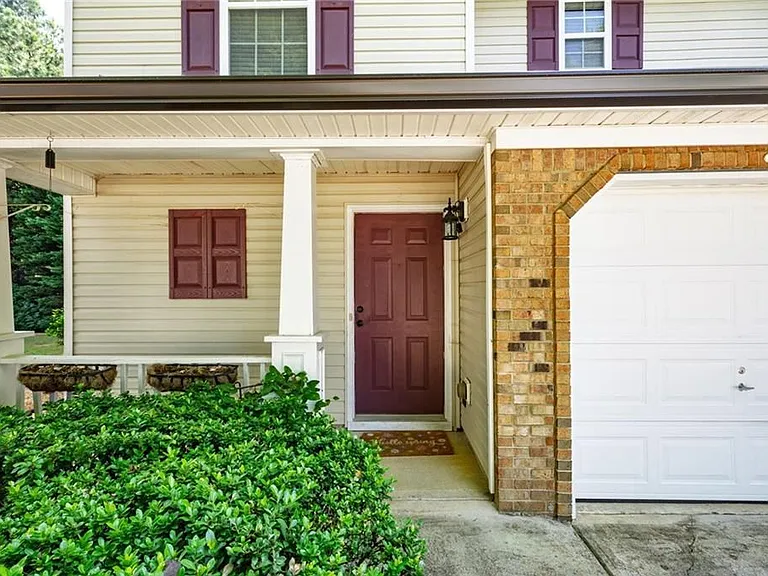 176 Darbys Crossing Ct — Photo 3