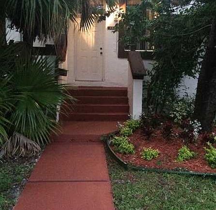 2nd image of 454 NW 97th Pl #454