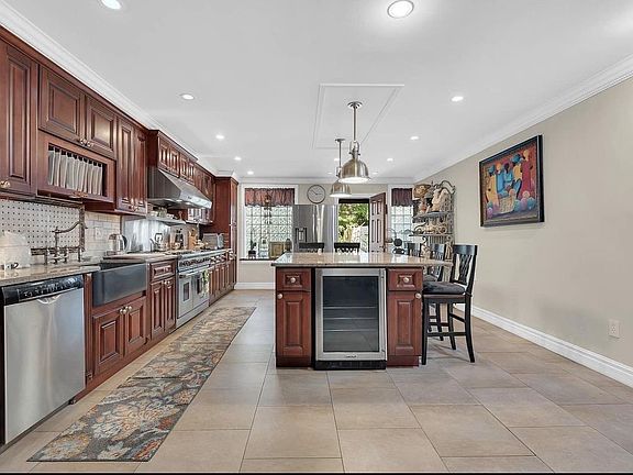 3rd image of 247 W 136th Street