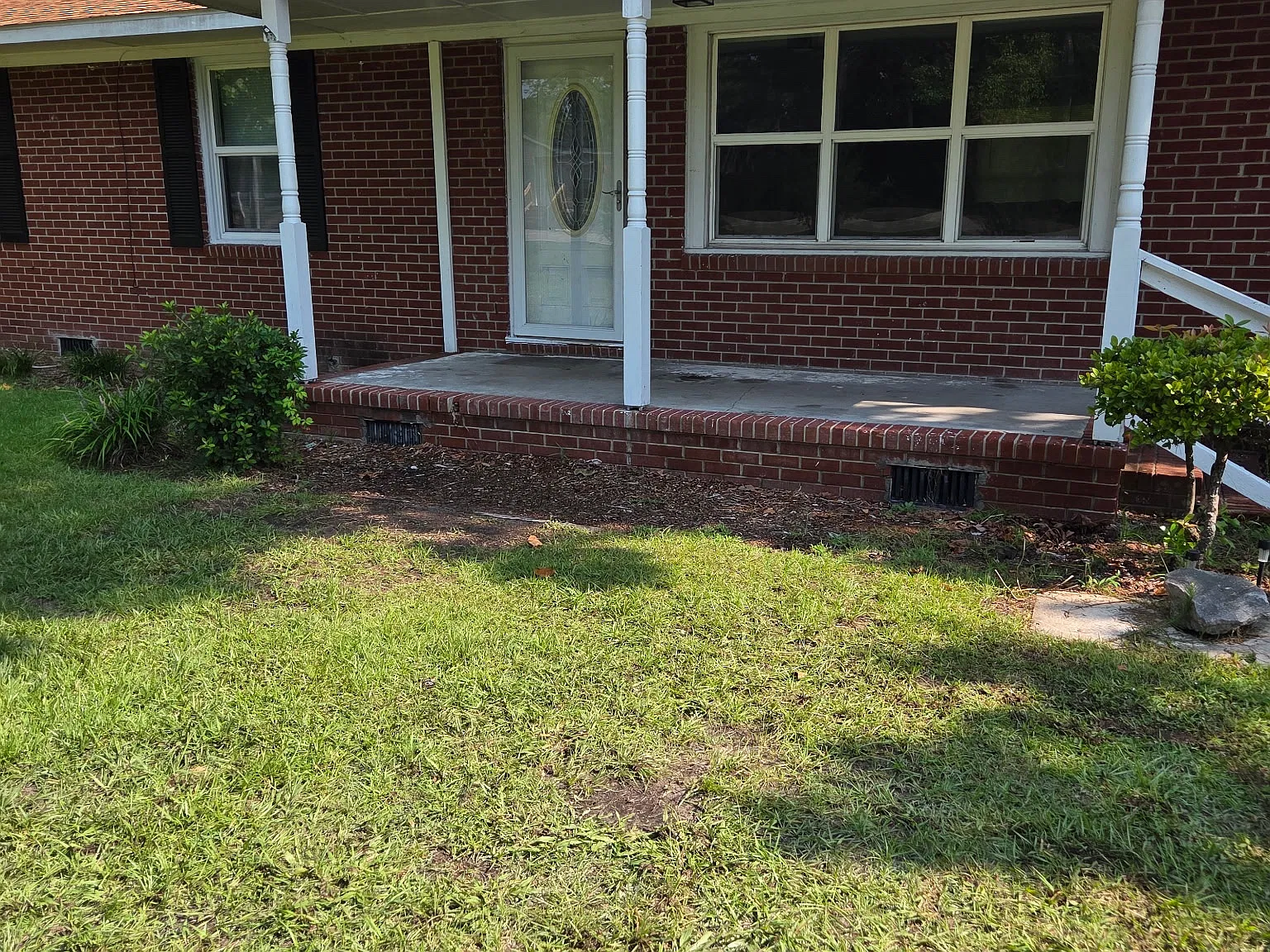 3 bed, $1,800 — Photo 2
