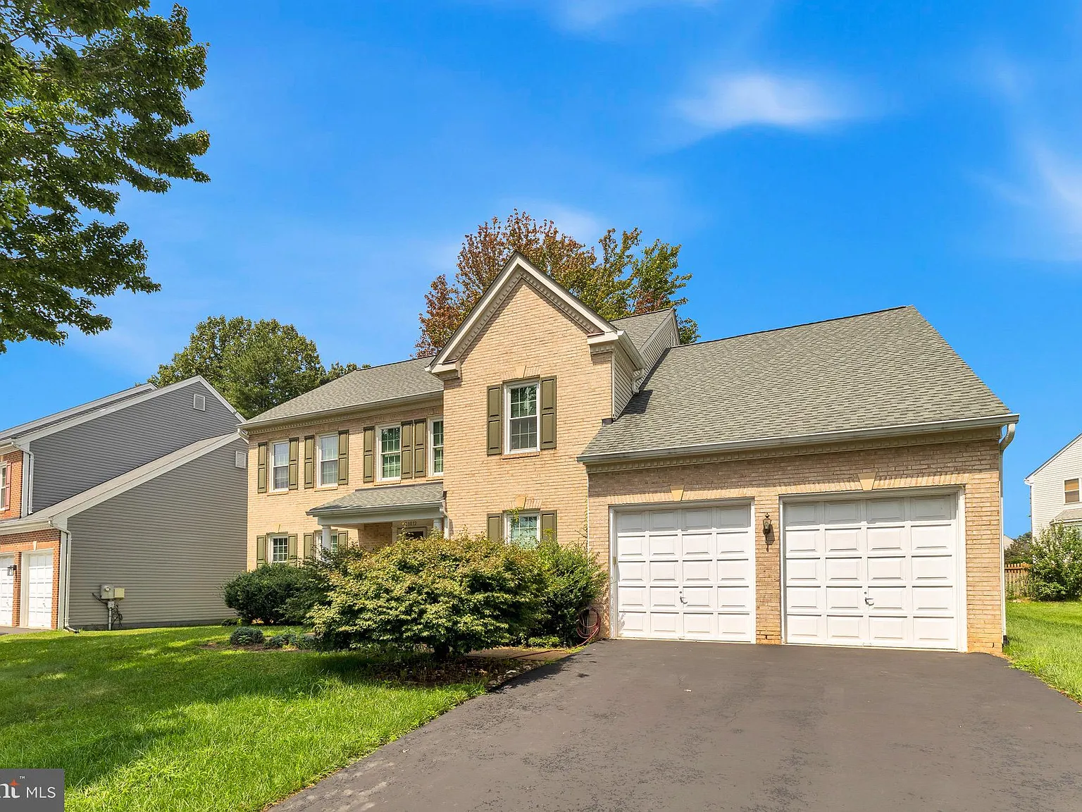 5 bed, 4.0 bath, 5315 sqft, $5,300 — Photo 4