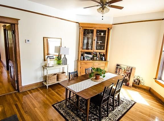 3rd image of 1047 N Damen Ave