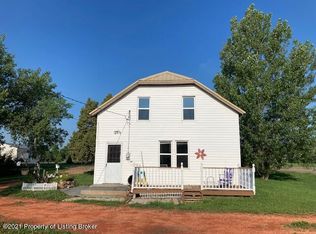 128 N West St, Hebron, ND 58638