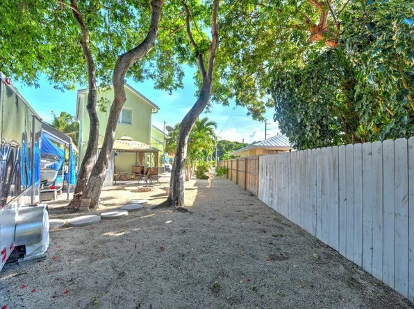 2 Bonefish Ave #2, Key Largo, FL 33037