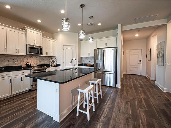 4th image of 11112 McDermott Ct