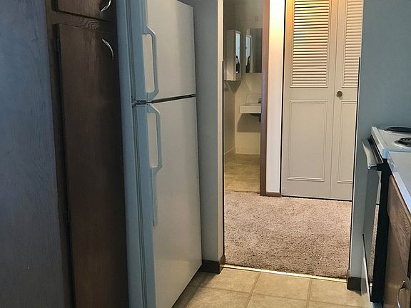 5th image of 523 Pine St APT 107